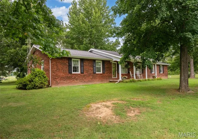 3rd image of 1425 Coffee Rd, Raleigh, IL 62977 | MLS# MIS26044493