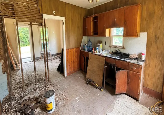 5th image of 807 Market, Christopher, IL 62822 | MLS# MIS26044496