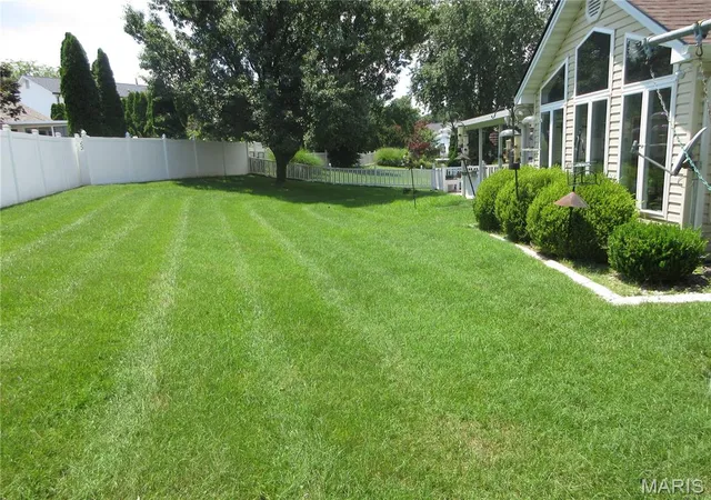 5th image of 3122 Piney Pointe Dr, Saint Louis, MO 63129 | MLS# MIS26044506