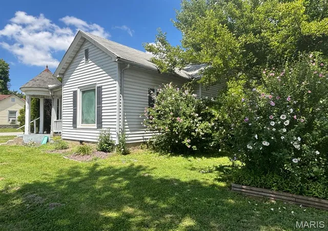 Homes for sale in Monroe City, MO | 300 1St St, Monroe City, MO 63456 | MLS# MIS26044526