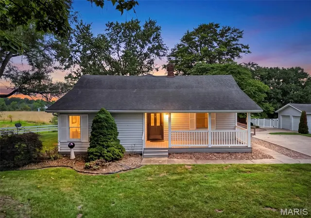 Homes for sale in Troy, MO | 2167 Old Hwy 61, Troy, MO 63379 | MLS# MIS26044536