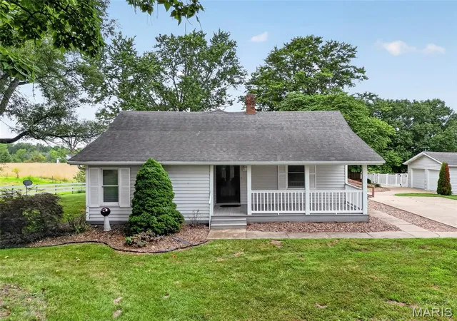 Homes for sale in Troy, MO | 2167 Old Hwy 61, Troy, MO 63379 | MLS# MIS26044536