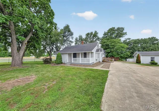 Homes for sale in Troy, MO | 2167 Old Hwy 61, Troy, MO 63379 | MLS# MIS26044536