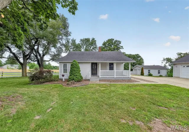 Homes for sale in Troy, MO | 2167 Old Hwy 61, Troy, MO 63379 | MLS# MIS26044536