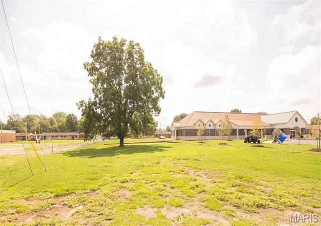 4th image of 304 N E Street, Poplar Bluff, MO 63901 | MLS# MIS26044539