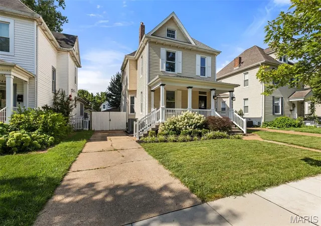 3rd image of 7448 Flora Ave, Maplewood, MO 63143 | MLS# MIS26044552
