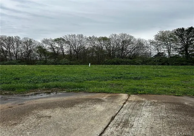 2nd image of 150 Starlight Dr, Belleville, IL 62226 | MLS# MIS26044563