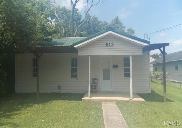 Homes for sale in Poplar Bluff, MO | 613 Don St, Poplar Bluff, MO 63901 | MLS# MIS26044564