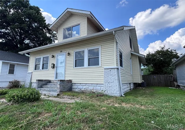 Homes for sale in Wood River, IL | 75 Eckhard Ave, Wood River, IL 62095 | MLS# MIS26044578