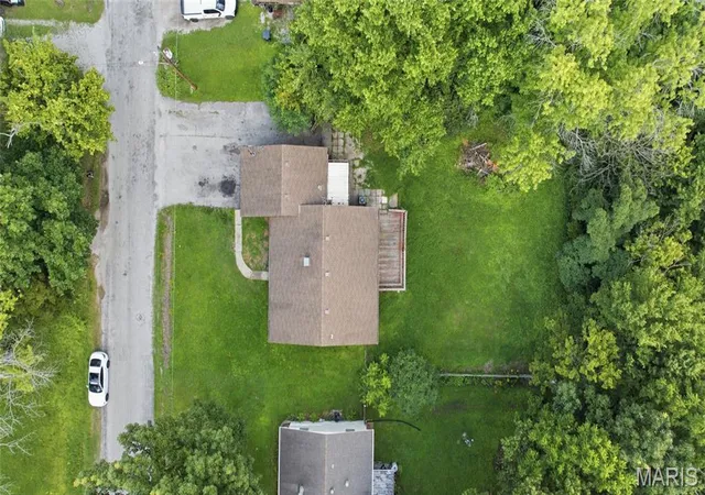 2nd image of 620 Belvedere Dr, Belleville, IL 62223 | MLS# MIS26044579