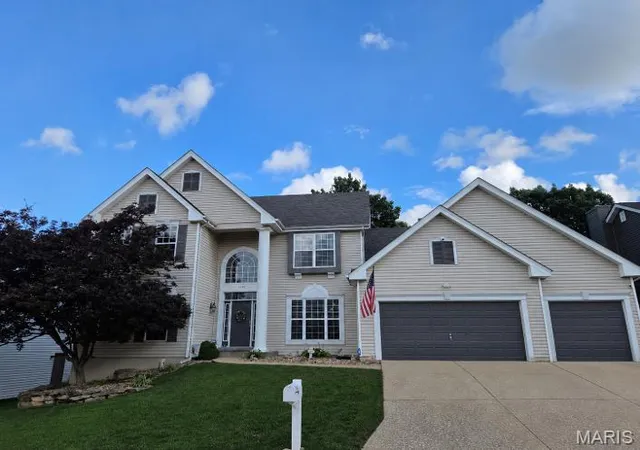 Homes for sale in Fenton, MO | 5090 Romaine Spring Dr, Fenton, MO 63026 | MLS# MIS26044581