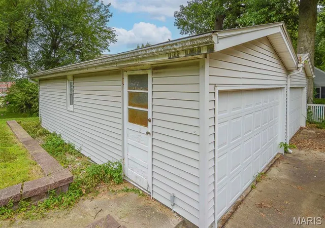 Homes for sale in Lebanon, IL | 302 N Alton St, Lebanon, IL 62254 | MLS# MIS26044582