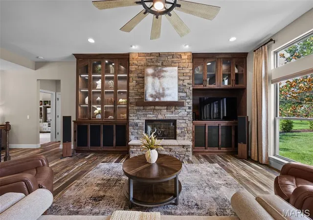 Photo 2 of Sale Pending at 605 Joyce Ann Dr, Manchester, MO 63021 | MLS# MIS26044584 | Listing updated on 2026-08-16