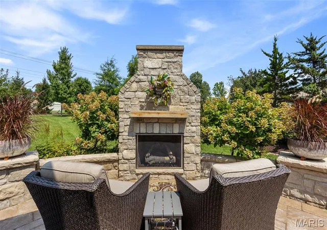 Photo 3 of Sale Pending at 605 Joyce Ann Dr, Manchester, MO 63021 | MLS# MIS26044584 | Listing updated on 2026-08-16