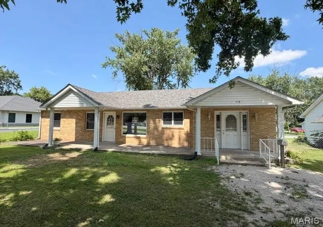 Photo 2 of Single family home for sale at 718 N Sturgeon St, Montgomery City, MO 63361 | MLS# MIS26044591 | Listing updated on 2026-08-28