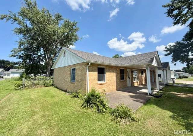 Photo 4 of Single family home for sale at 718 N Sturgeon St, Montgomery City, MO 63361 | MLS# MIS26044591 | Listing updated on 2026-08-28