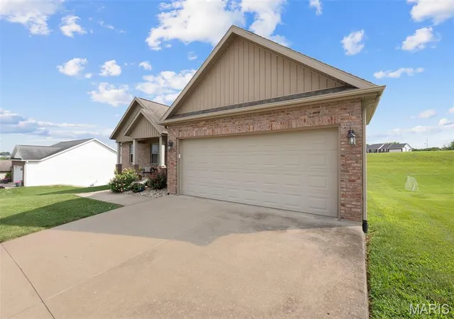 Photo 3 of Single family home for sale at 3035 Prairie View Trl, Jackson, MO 63755 | MLS# MIS26044592 | Listing updated on 2026-08-24