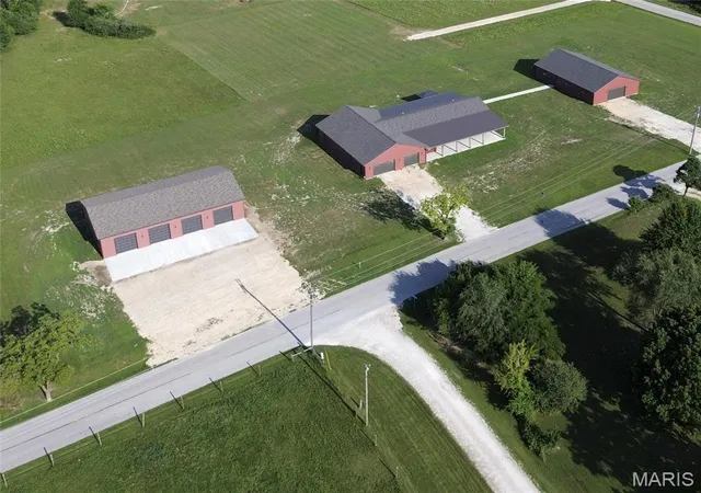 Photo 3 of Sale Pending at 100 Blackmore Rd, Foley, MO 63347 | MLS# MIS26044598 | Listing updated on 2026-10-08