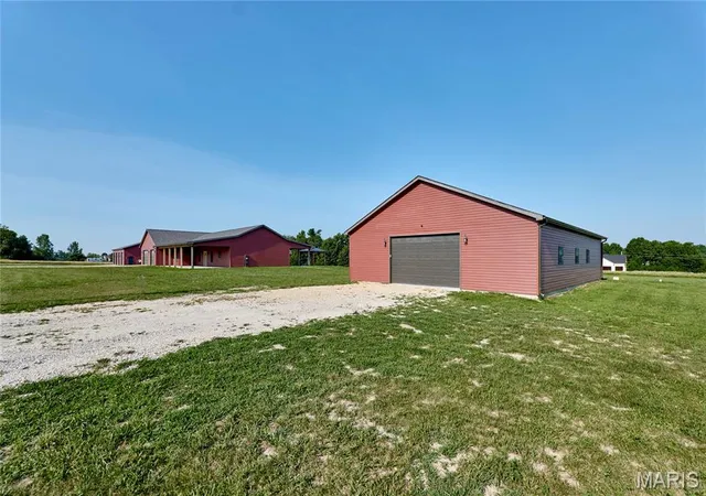 Photo 4 of Sale Pending at 100 Blackmore Rd, Foley, MO 63347 | MLS# MIS26044598 | Listing updated on 2026-10-08