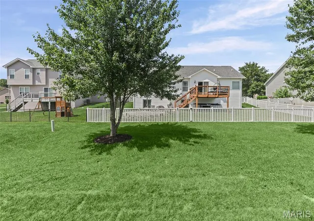 Photo 4 of Sale Pending at 520 Longfellow Dr, O Fallon, IL 62269 | MLS# MIS26044605 | Listing updated on 2026-10-29