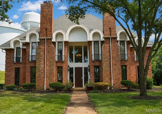 1st image of 916 Claytonbrook Dr #1, Ballwin, MO 63011 | MLS# MIS26044614
