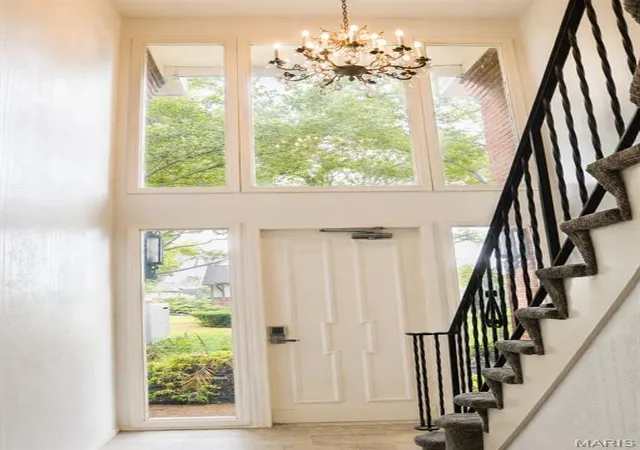 4th image of 916 Claytonbrook Dr, Ballwin, MO 63011