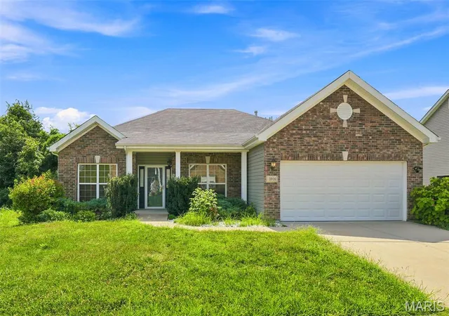 Photo 1 of Single family home for sale at 3916 Albers Pointe Dr, Florissant, MO 63034 | MLS# MIS26044634 | Listing updated on 2026-09-04