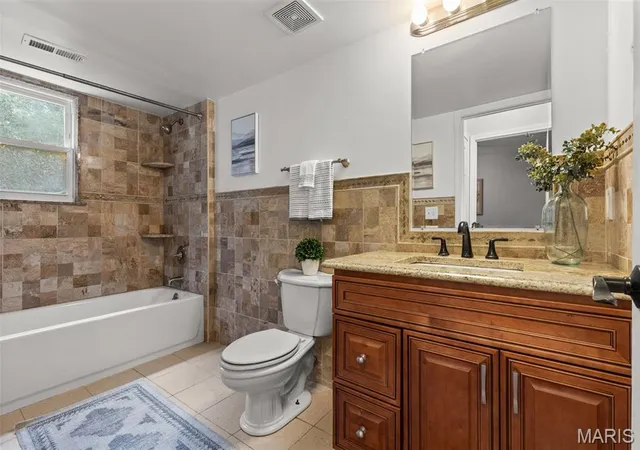 Photo 4 of Single family home for sale at 1439 Meadowside Dr, Saint Louis, MO 63146 | MLS# MIS26044648 | Listing updated on 2026-09-21