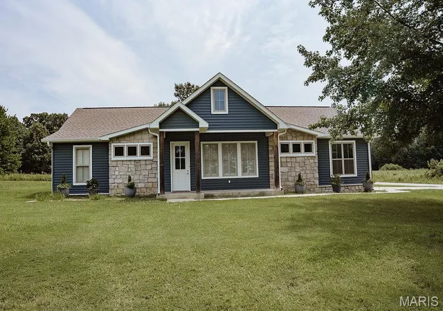 Homes for sale in Poplar Bluff, MO | 165 Duranda Dr, Poplar Bluff, MO 63901 | MLS# MIS26044651