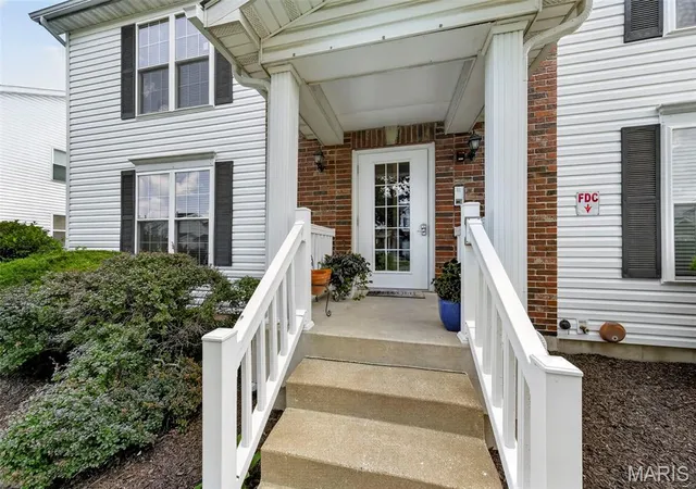 Listing Photo 3 - Condo for sale in building located at 618 Homerun Dr, O'Fallon, MO 63366