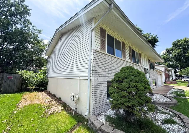 41st image of 1860 Bobbinray Ave, Florissant, MO 63031 | MLS# MIS26044655