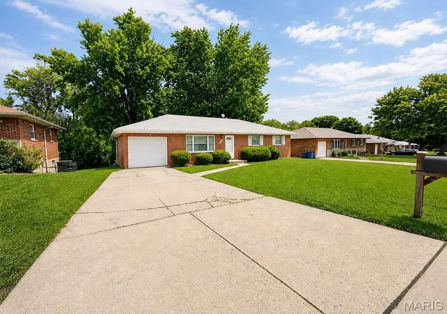 1st image of 1133 Fain Dr, St Louis, MO 63125 | MLS# MIS26044667