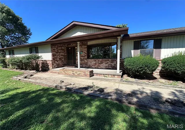 2nd image of 119 Larue Ln, Sikeston, MO 63801 | MLS# MIS26044673