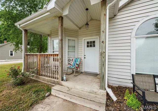 Photo 2 of Single family home for sale at 306 Staunton Rd, Troy, IL 62294 | MLS# MIS26044701 | Listing updated on 2026-09-16