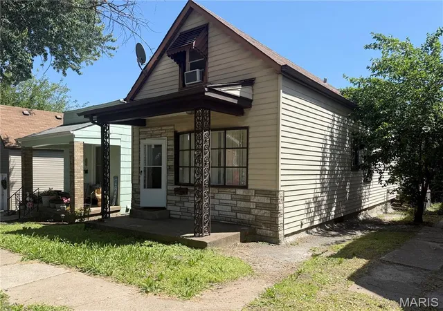 Photo 1 of Single family home for sale at 4260 Miami St, Saint Louis, MO 63116 | MLS# MIS26044704 | Listing updated on 2026-08-18