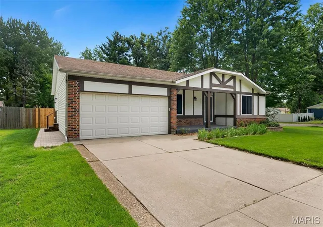 Photo 1 of Sale Pending at 1060 Timberwood Trails Dr, Florissant, MO 63031 | MLS# MIS26044720 | Listing updated on 2026-08-24