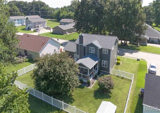3rd image of 407 Sunset Dr, Vandalia, IL 62471 | MLS# MIS26044731
