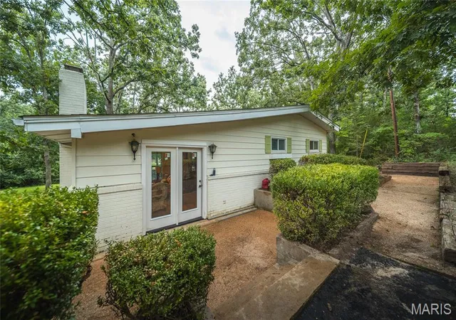 Photo 2 of Single family home for sale at 805 Cochise Ih Dr, Cuba, MO 65453 | MLS# MIS26044739 | Listing updated on 2026-08-28