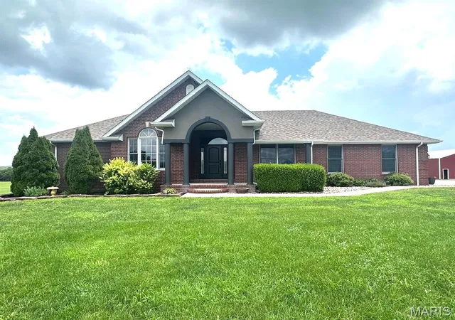 Homes for sale in Lebanon, MO | 21880 Hwy B, Lebanon, MO 65536 | MLS# MIS26044749