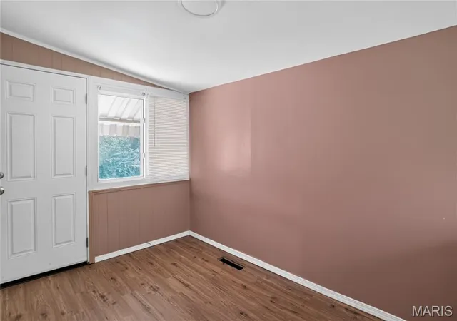 Photo 3 of Sale Pending at 636 Science Hill Dr, St Louis, MO 63137 | MLS# MIS26044762 | Listing updated on 2026-09-01