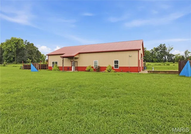 Photo 2 of Sale Pending at 8041 Hwy, Bonne Terre, MO 63628 | MLS# MIS26044769 | Listing updated on 2026-09-02