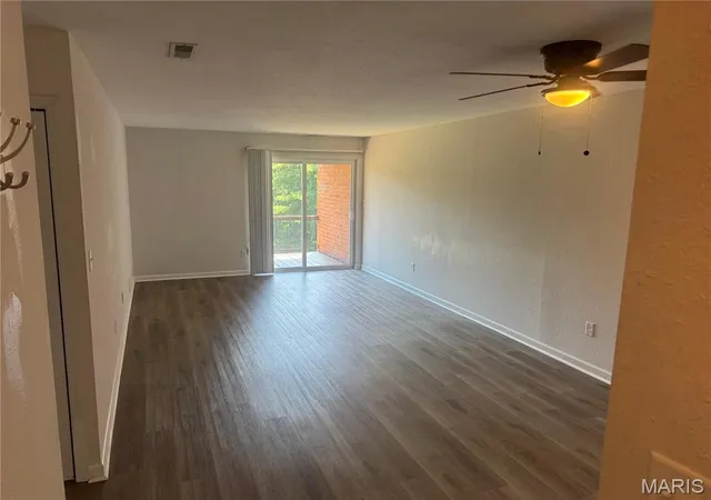 3rd image of 1966 Hunting Lake Ct #201, Saint Louis, MO 63122 | MLS# MIS26044781