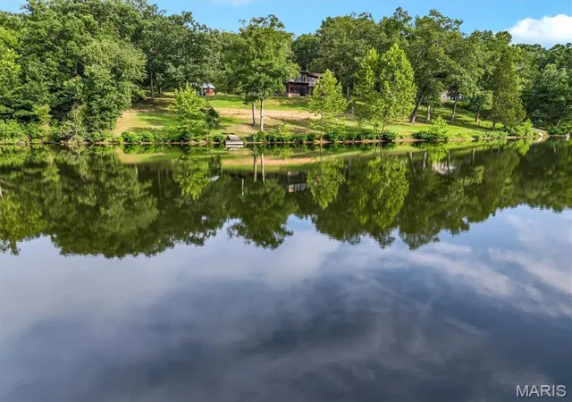 Photo 3 of Sale Pending at 331 Scovill Lake Rd, Robertsville, MO 63072 | MLS# MIS26044785 | Listing updated on 2026-09-08