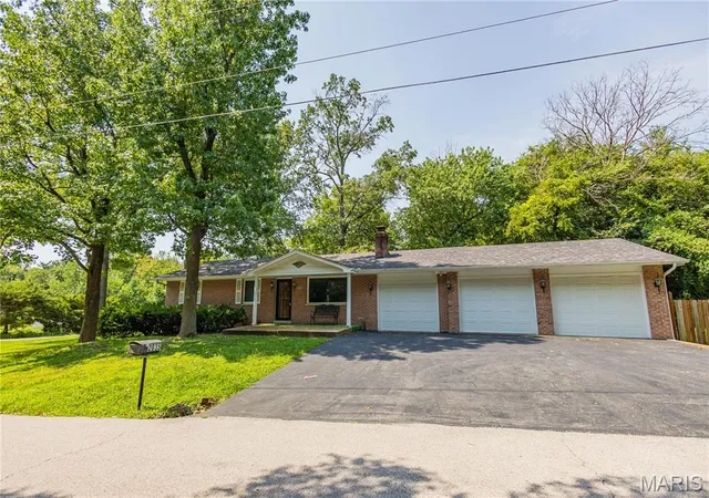 2nd image of 2035 Valmont Dr, Arnold, MO 63010 | MLS# MIS26044786