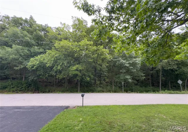 33rd image of 2035 Valmont Dr, Arnold, MO 63010 | MLS# MIS26044786