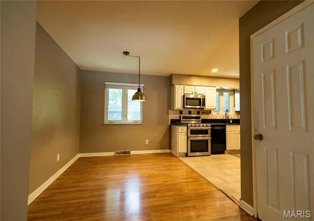 5th image of 2035 Valmont Dr, Arnold, MO 63010 | MLS# MIS26044786