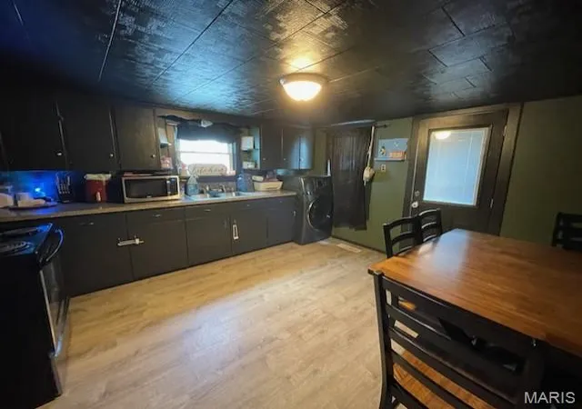 Photo 2 of Single family home for sale at 405 S Clinton St, New Athens, IL 62264 | MLS# MIS26044791 | Listing updated on 2026-10-10