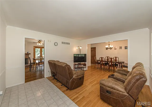2nd image of 12112 Greenwalk Dr, Saint Louis, MO 63146 | MLS# MIS26044793