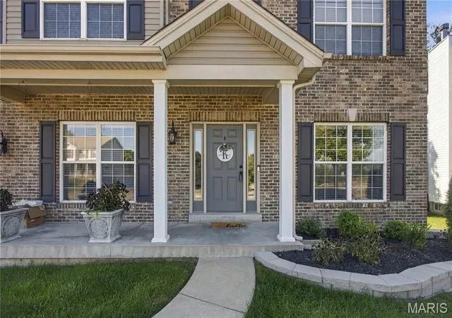 Photo 3 of Single family home for sale at 1290 Fenton Meadow Ct, Fenton, MO 63026 | MLS# MIS26044795 | Listing updated on 2026-10-10