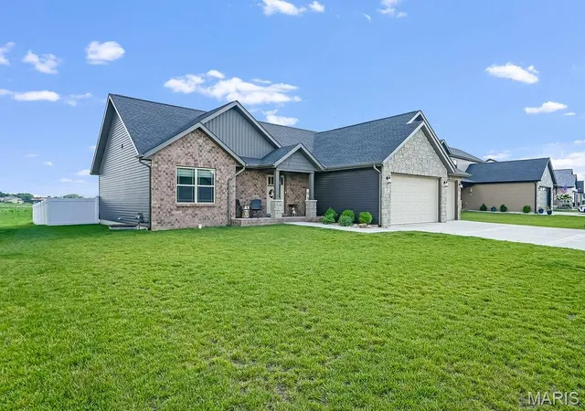 Homes for sale in Troy, IL | 413 Rumsfeld Dr, Troy, IL 62294 | MLS# MIS26044803